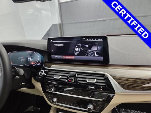 Certified 2023 BMW 530i w/ Premium Package image 17