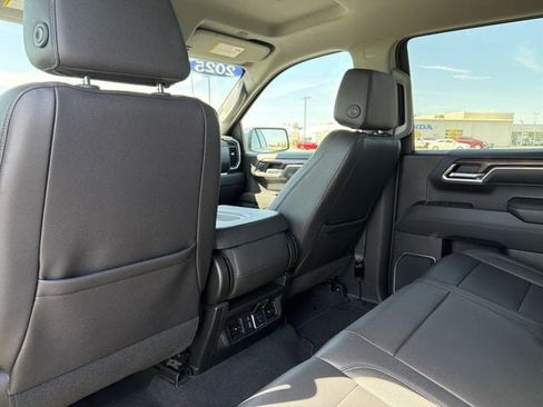 Used 2025 GMC Sierra 1500 SLT image 13