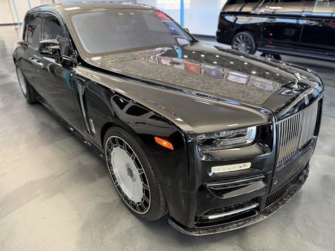Used 2024 Rolls-Royce Phantom Sedan image 3