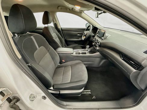 Used 2025 Nissan Sentra SV FWD image 28