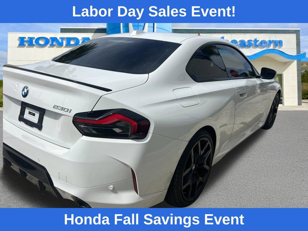 Used 2025 BMW 230i Coupe w/ M Sport Package RWD image 9