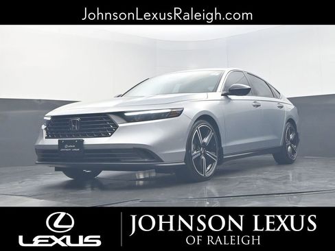 Used 2024 Honda Accord Sport image 17