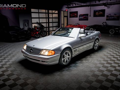 Used 2002 Mercedes-Benz SL 500 Silver Arrow image 55