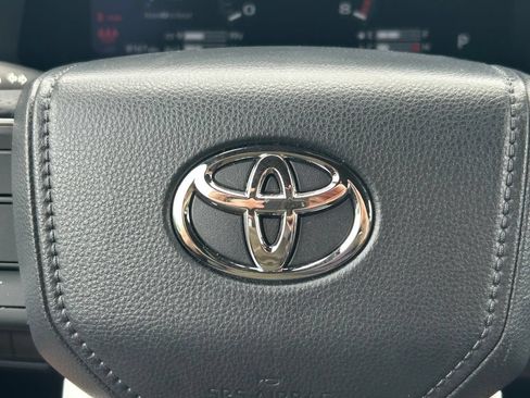 Used 2026 Toyota Tundra Limited AWD/4WD image 44