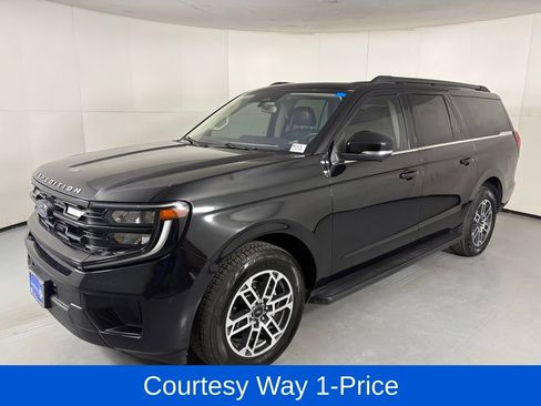 Used 2025 Ford Expedition Max Active AWD/4WD image 5