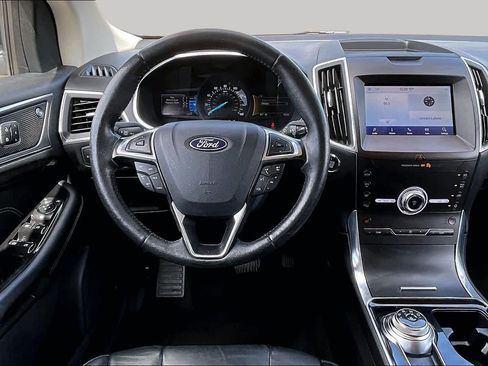 Used 2020 Ford Edge Titanium FWD image 6