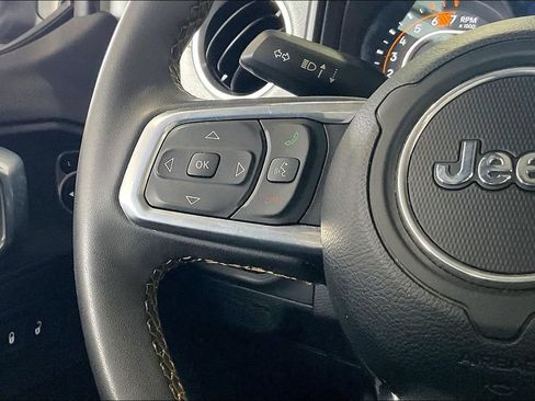 Used 2025 Jeep Wrangler Unlimited Sahara AWD/4WD image 8