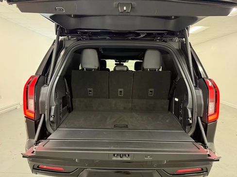 Used 2025 Ford Expedition Tremor image 8