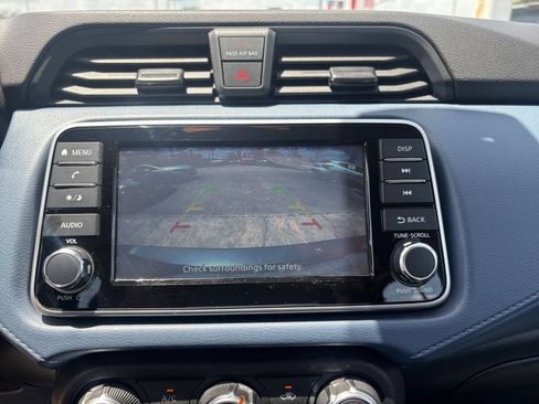 Used 2025 Nissan Versa SV FWD image 21