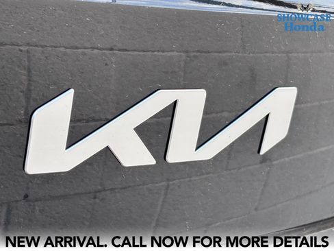 Used 2025 Kia Soul LX FWD image 11