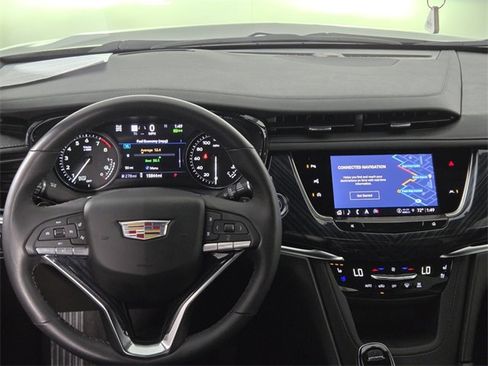 Used 2024 Cadillac XT6 Premium Luxury w/ Technology Package image 12
