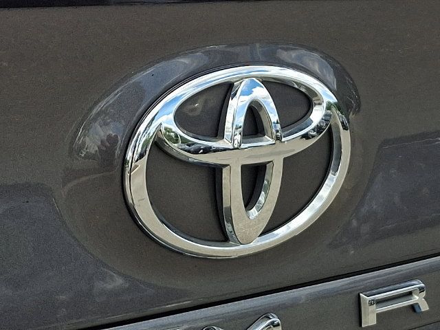 Used 2019 Toyota Camry SE FWD image 27
