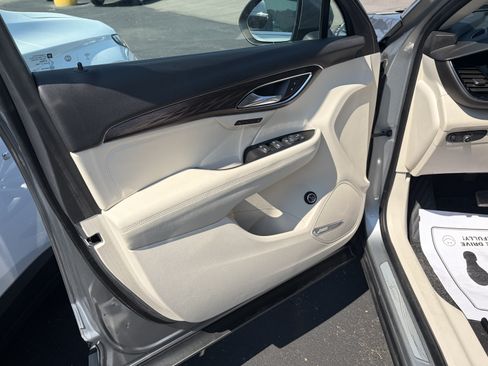 Used 2023 Buick Envision Avenir AWD/4WD image 17