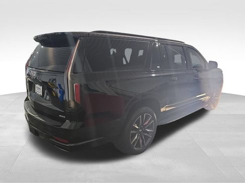 Used 2022 Cadillac Escalade ESV Sport AWD/4WD image 5
