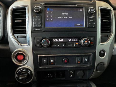 Used 2017 Nissan Titan PRO-4X w/ Pro-4x Convenience Package AWD/4WD image 16