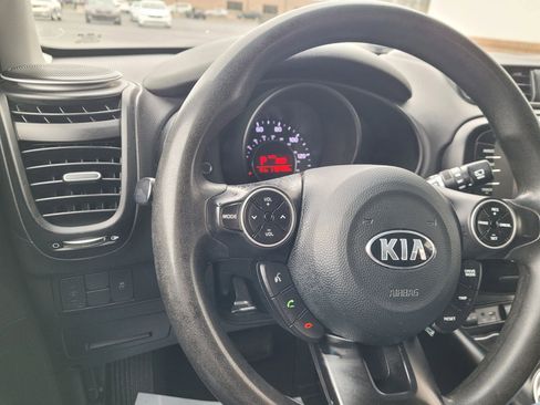Used 2018 Kia Soul + image 26