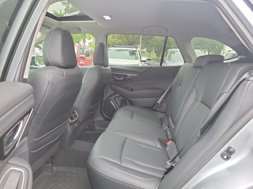Used 2025 Subaru Outback Touring w/ Popular Package #2 AWD/4WD image 16