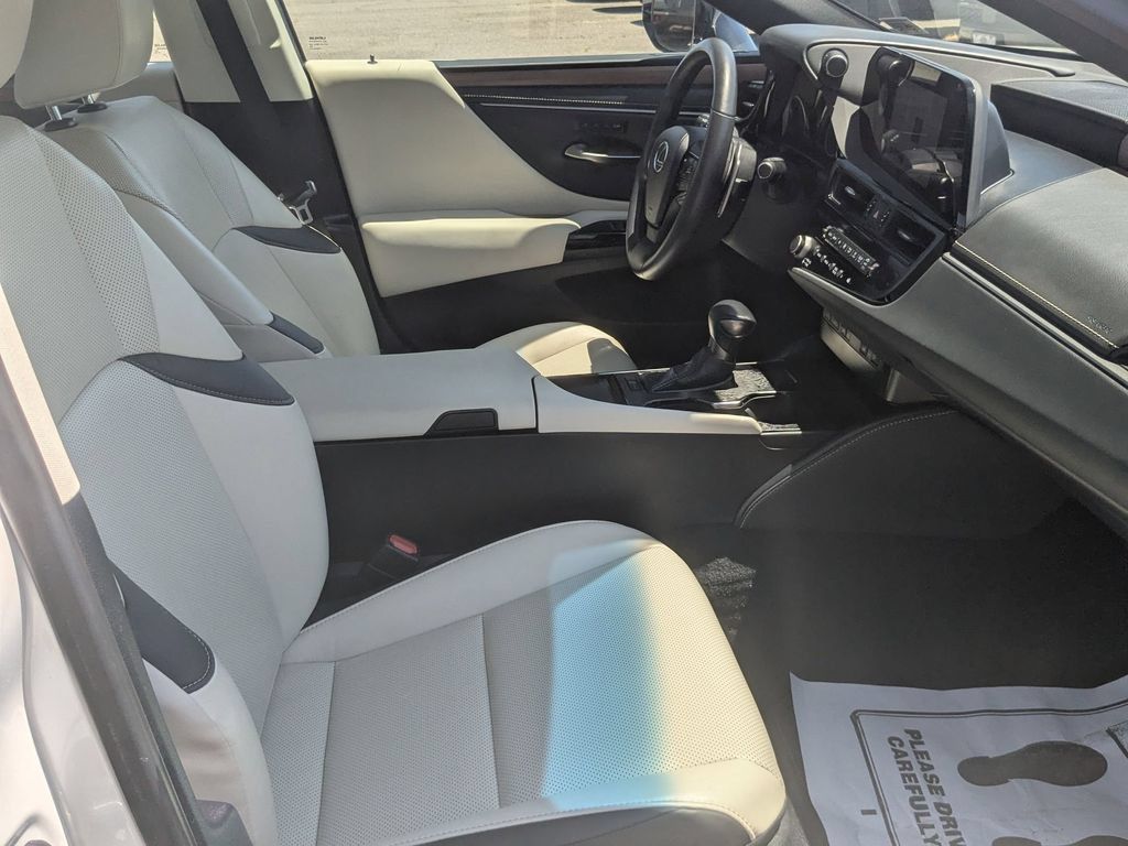 Used 2025 Lexus ES 350 w/ Premium Package FWD image 30