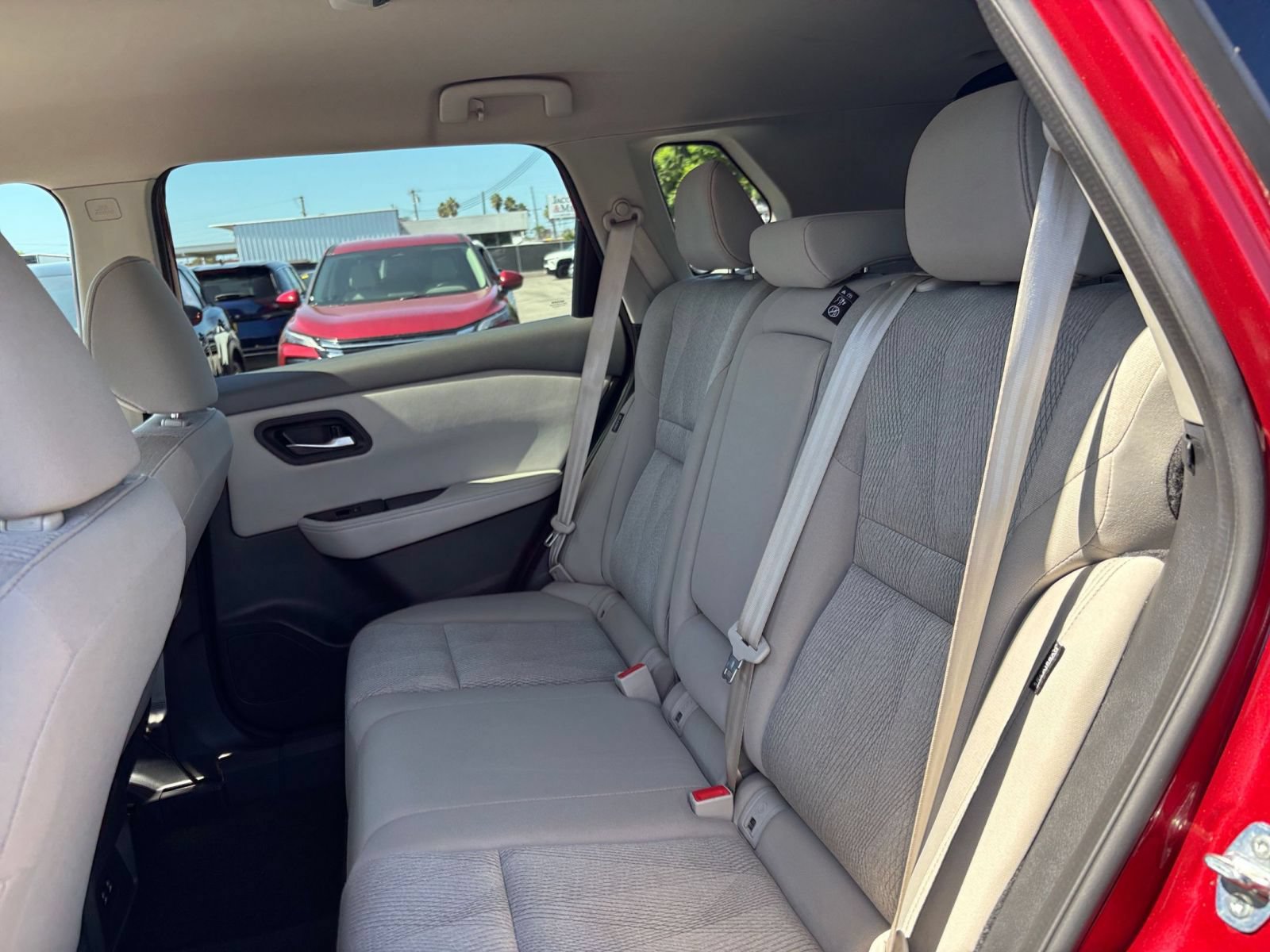 Used 2025 Nissan Rogue SV AWD/4WD image 27
