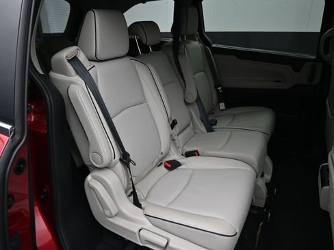 Certified 2025 Honda Odyssey Touring image 26