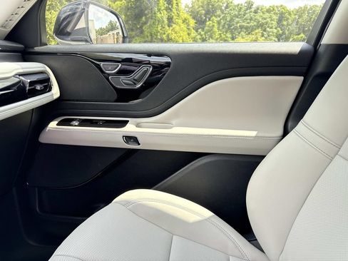 New 2026 Lincoln Aviator 2WD image 23
