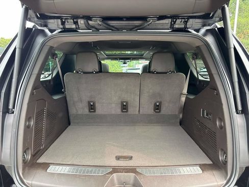 Used 2022 GMC Yukon XL Denali w/ Denali Premium Package AWD/4WD image 18