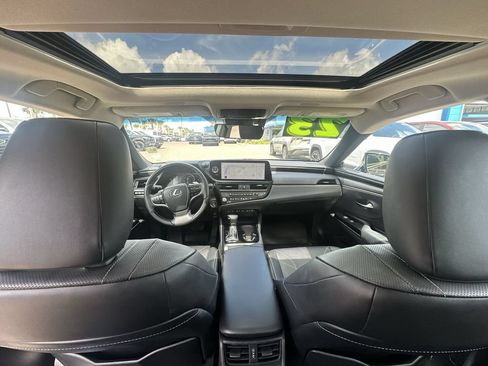 Used 2023 Lexus ES 300h w/ Accessory Package (Z2) FWD image 18