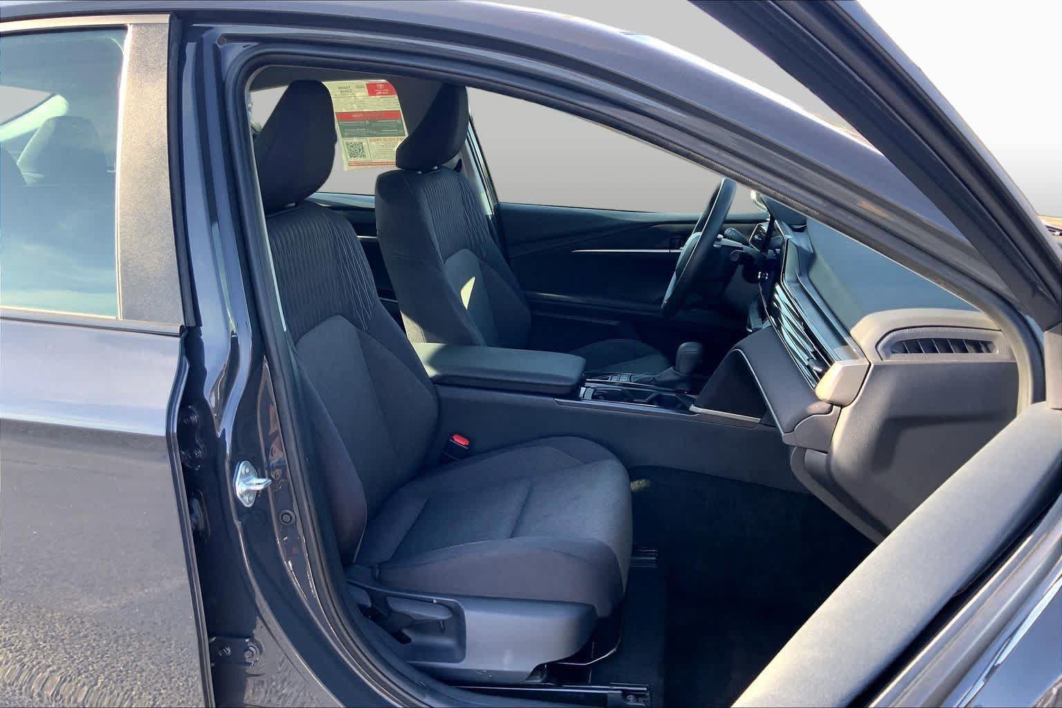 Used 2025 Toyota Camry LE FWD image 9