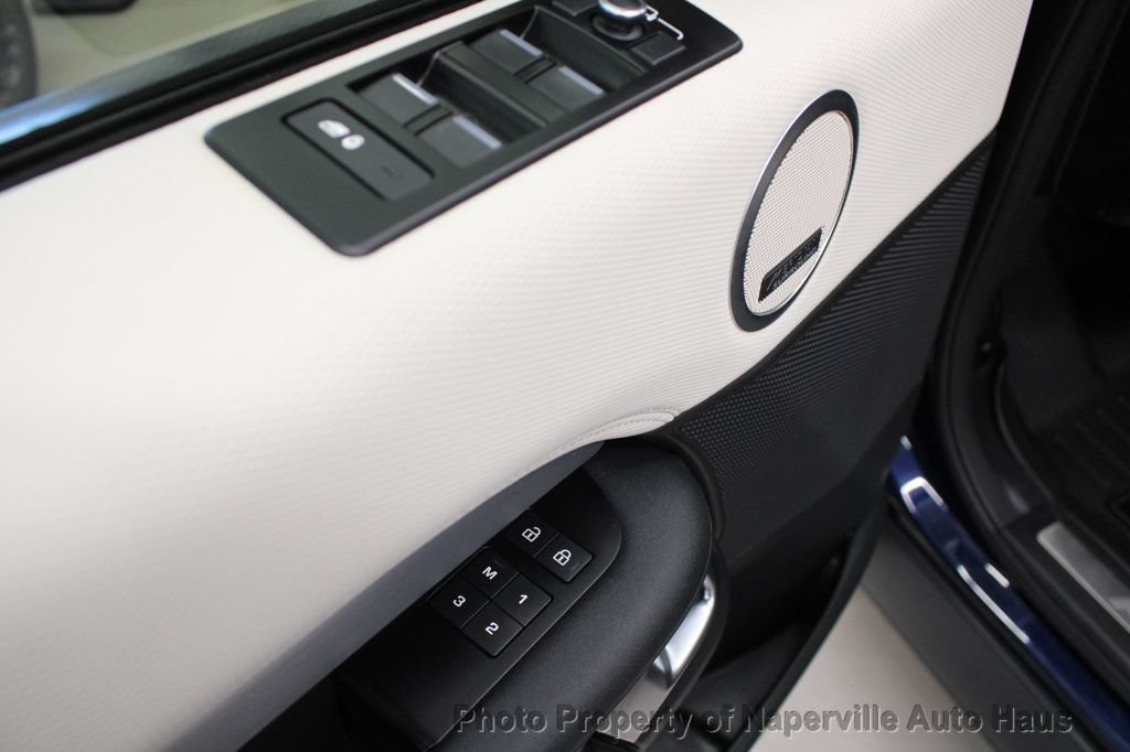 Used 2022 Land Rover Discovery HSE R-Dynamic AWD/4WD image 10
