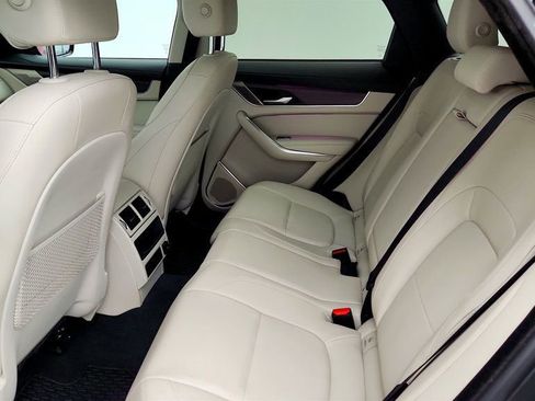 Used 2022 Jaguar F-PACE image 20