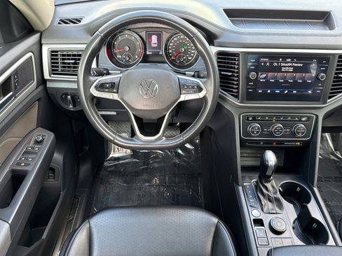 Used 2021 Volkswagen Atlas SE w/ Panoramic Sunroof Package image 14