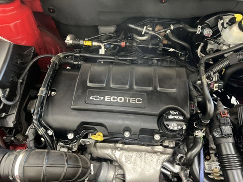 Used 2016 Chevrolet Cruze LT w/ Technology Package image 26