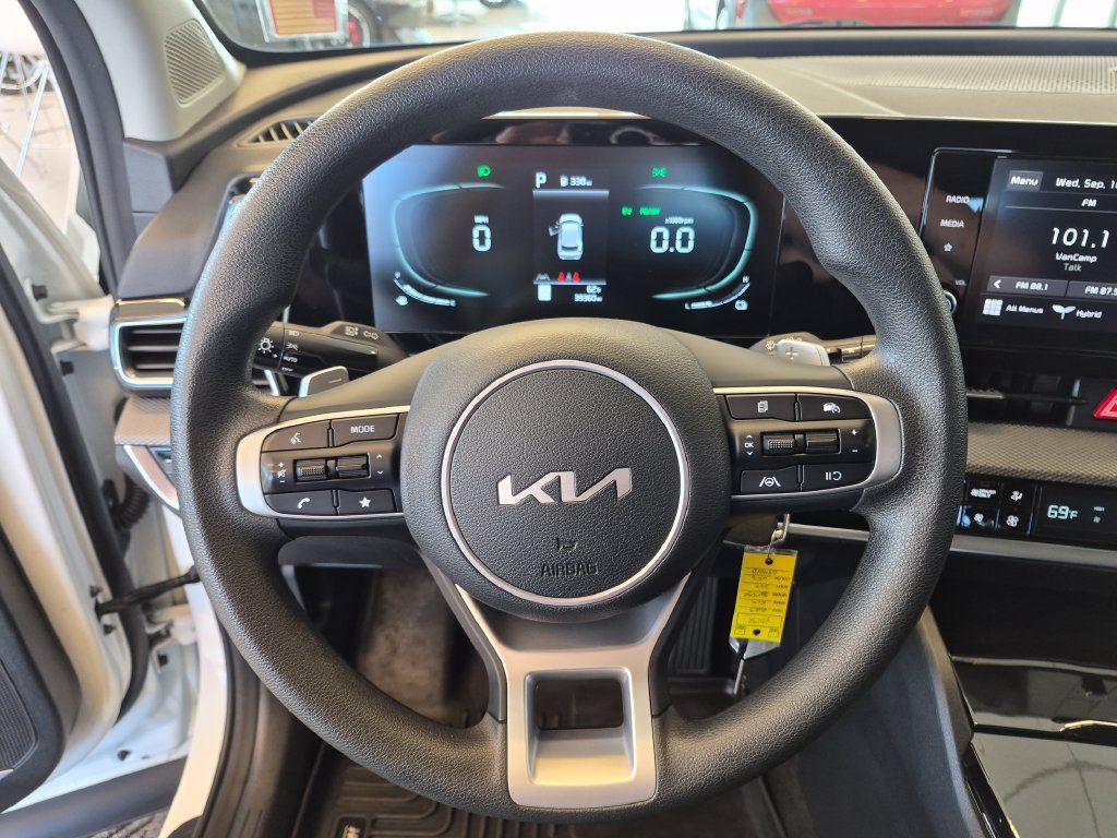 Used 2023 Kia Sportage LX AWD/4WD image 18