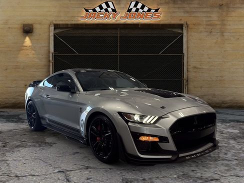 Used 2021 Ford Mustang Shelby GT500 w/ Technology Package RWD image 12