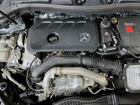 Used 2025 Mercedes-Benz GLA 250 image 34