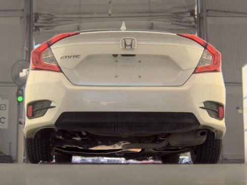 Used 2018 Honda Civic EX image 7