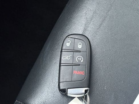 Used 2015 Jeep Grand Cherokee Limited image 27