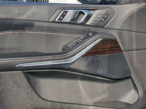 Used 2019 BMW X5 xDrive40i w/ Luxury Seating Package image 13