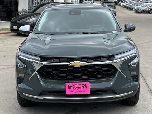 Used 2025 Chevrolet Trax LT image 6