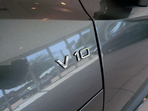 Used 2021 Audi R8 V10 w/ Premium Package RWD image 30