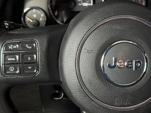 Used 2012 Jeep Wrangler Rubicon w/ PWR Convenience Group AWD/4WD image 26