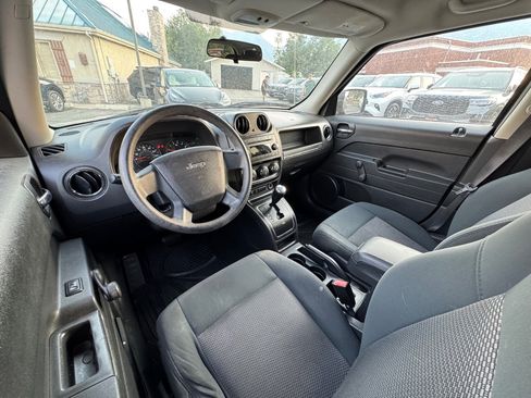 Used 2010 Jeep Patriot Sport w/ Tire & Wheel Group AWD/4WD image 16