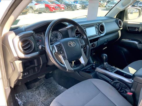 Used 2017 Toyota Tacoma SR5 image 18