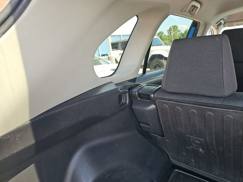 Used 2019 Toyota RAV4 LE FWD image 12