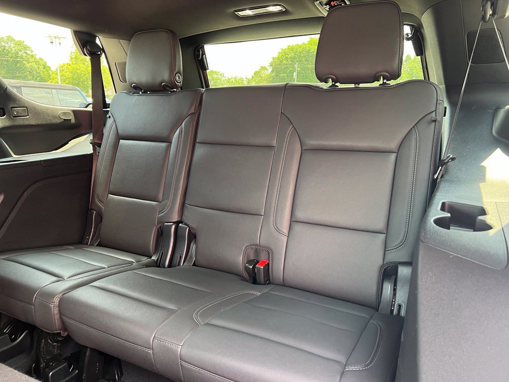Used 2025 Chevrolet Tahoe LT RWD image 9