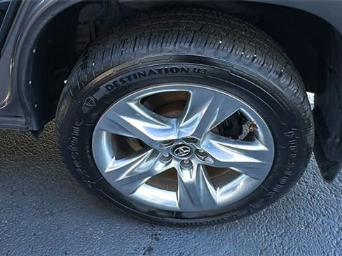 Used 2017 Toyota Highlander Limited image 39