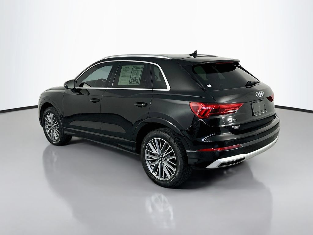 Used 2022 Audi Q3 2.0T Premium w/ Convenience Package AWD/4WD image 5
