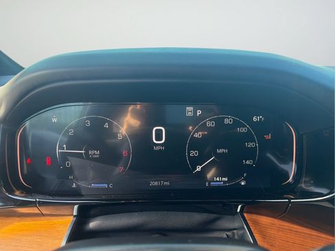 Used 2024 Jeep Grand Wagoneer Series III AWD/4WD image 41