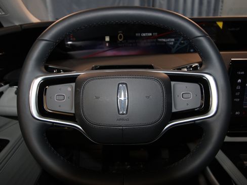 New 2026 Lincoln Nautilus Premier w/ Jet Appearance Package image 11