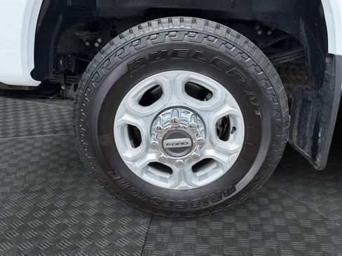 Used 2025 Ford F350 XLT w/ FX4 Off-Road Package AWD/4WD image 14